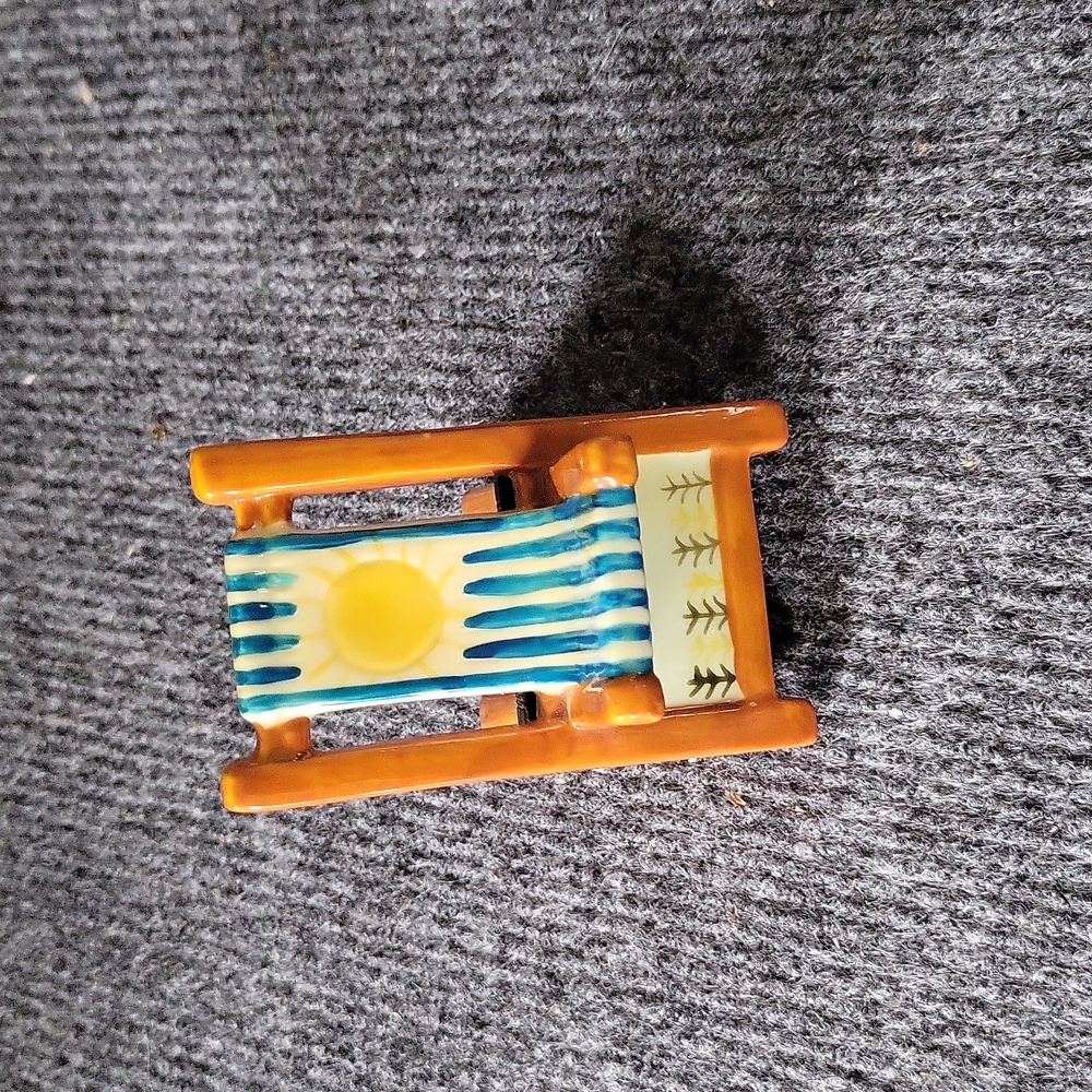 VTG Lounge Beach Deck Chair Hinged Trinket/Pill/Gift Box- Porcelain Collectible